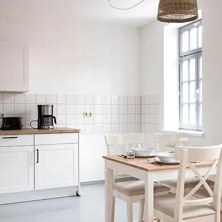 Bunter Hof Apartman *