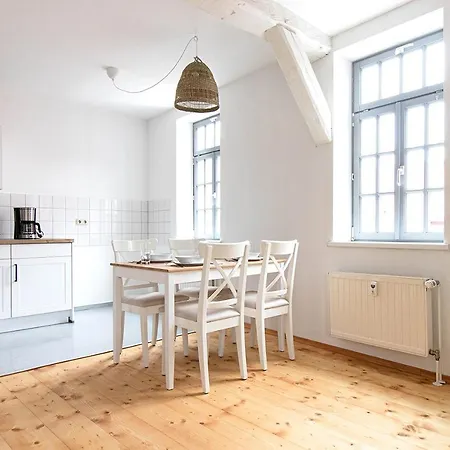 Bunter Hof Apartman *