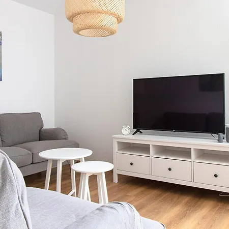 Bunter Hof Apartman *