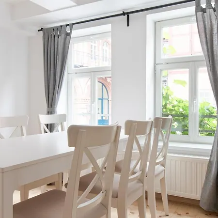 Bunter Hof Apartman